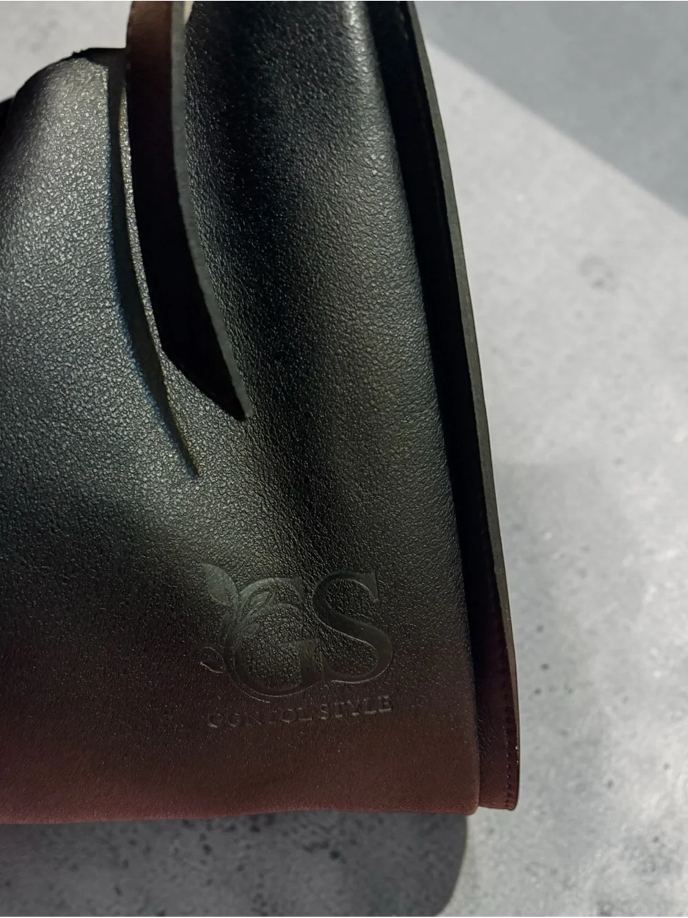 Classic Black Leather Shoulder Bag - Elegant Everyday Tote